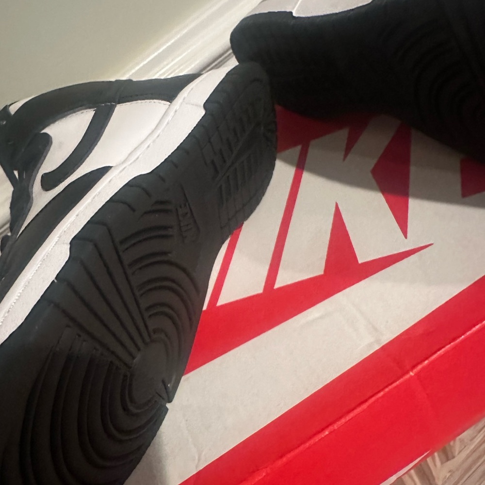 Nike Black and White women's High-Top Sneakers. Panda 🐼 sneakers - Picture 3 of 11